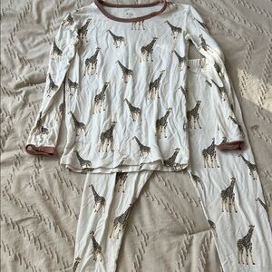 Kyte BABY Giraffe Print Pajama Set - Cream and Brown